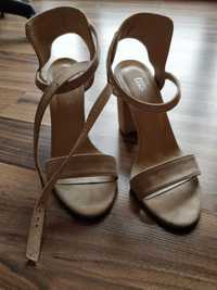 Vând sandale / pantofi damă Answear, mărimea 37, bej