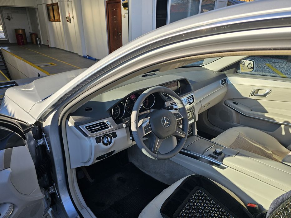 Mercedes Benz E250 204cp Elegance