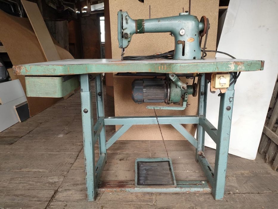 Швейная машина электрическая