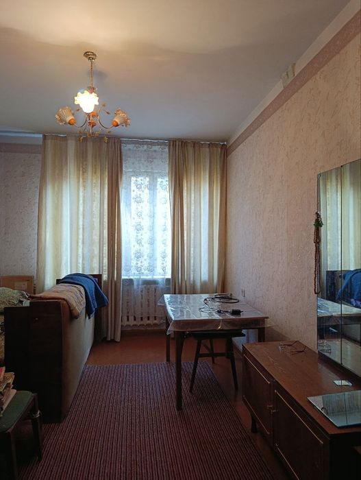 Ттз-2.базар.3/1/4 ,подвал,парковка. 89000уе