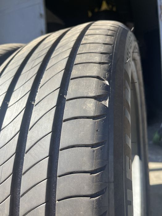 2 бр. летни гуми 235/45/20 Michelin S1 DOT 1123 6 mm