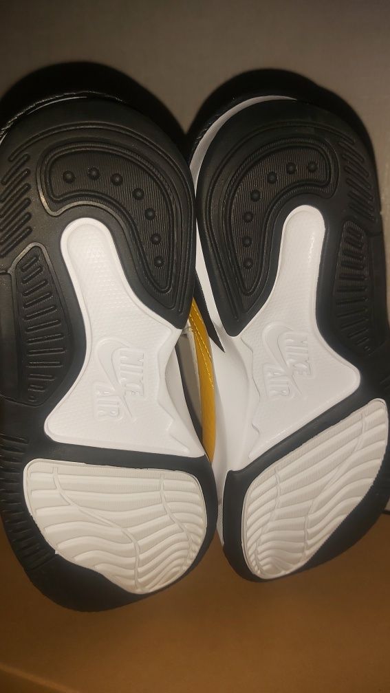 Nike Air Jordan Max Aura 5 - Номер 37.5