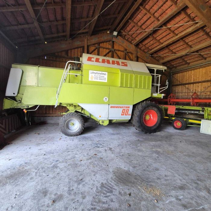 Se vinde doua combine Claas cu accesori complecte