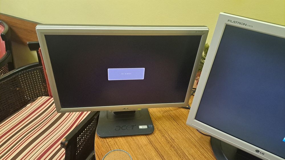 Vînd monitoare Acer și LG