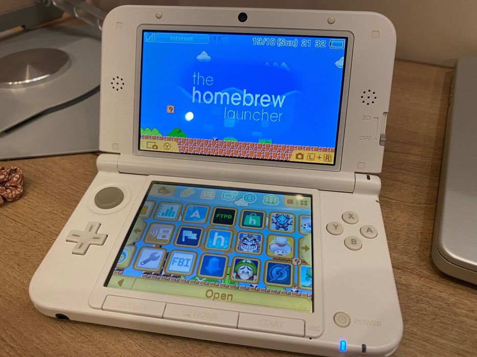 Nintendo 3DS XL Mint/White – modat a + jocuri + accesoriile originale
