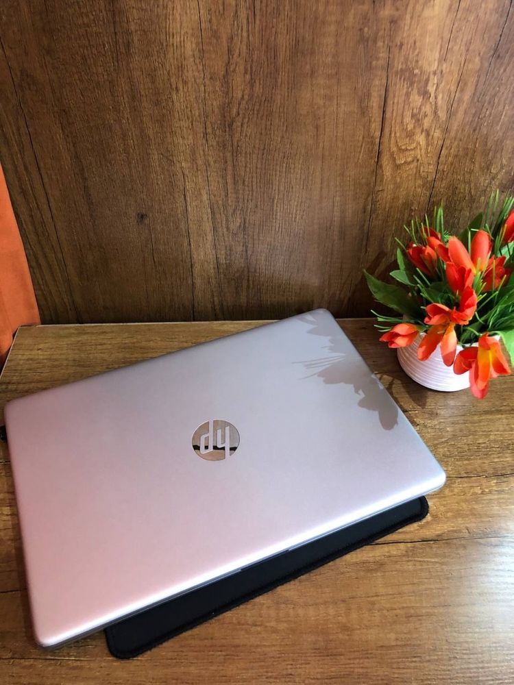 Hp compyuter holati ideal 2 yil tutilgan yengide zaryadkasi orginal