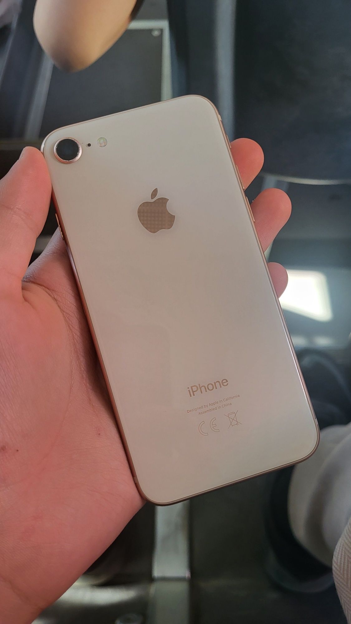 Iphone 8  розовый  отличное  состояние!!