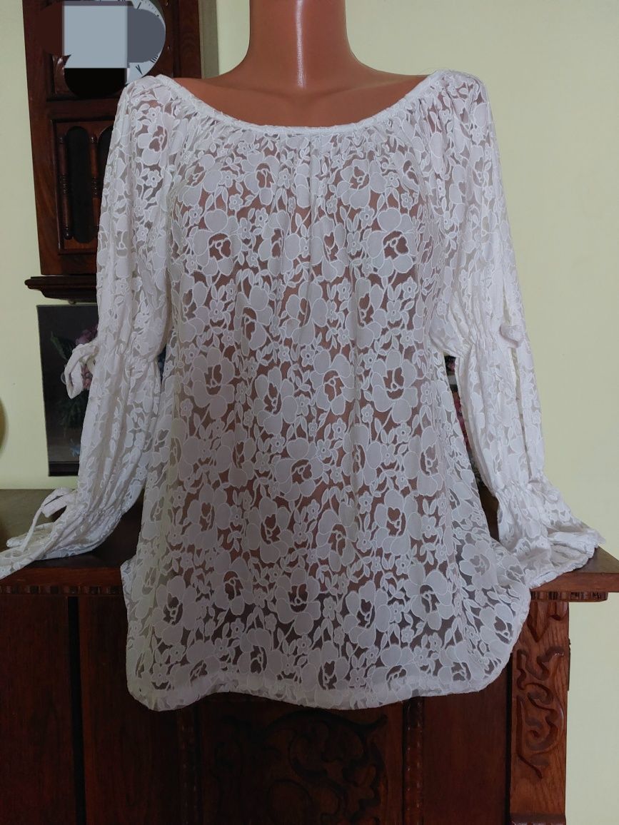 Bluza model romantic, noua, material 100% natural
