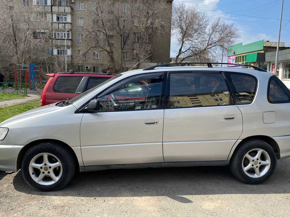 Продам машину Toyota Ipsum