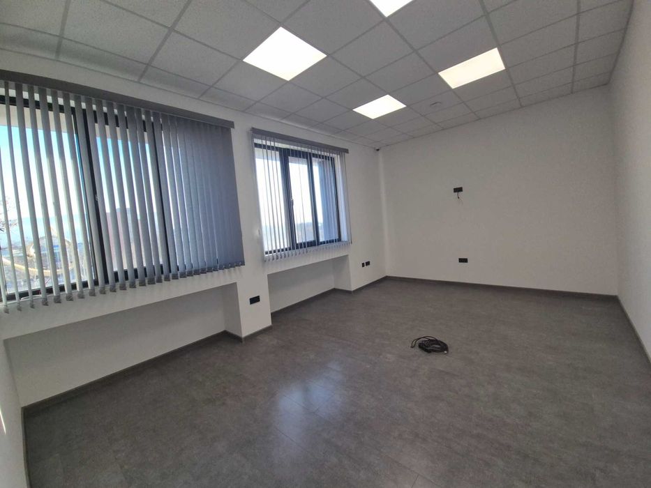 Дава се под наем Офис в Пловдив, Южен - 39 кв.м за 269.28 € - Снимка #3