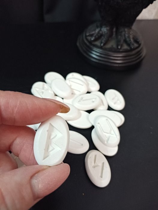 Руны ручной работы из высокопрочного камня