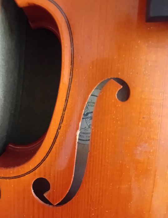 Vioară 4/4, confecționată la Reghin în 1968