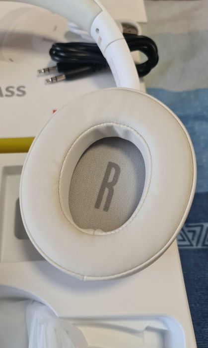 Baseus max 30 bass чисто нови