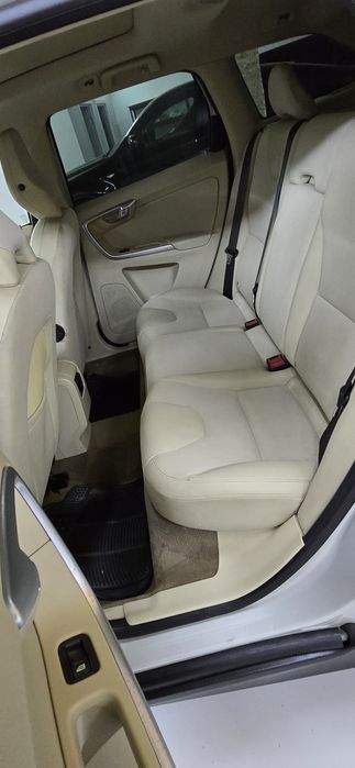 Volvo xc60 an 2010 motor 2,4 d  4x4 posibilitatea rate trasp .gratuit