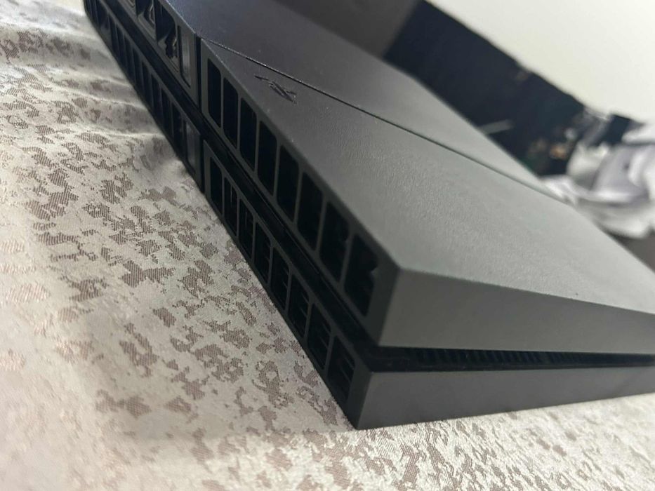 Ps4 1 tera /FIFA 20 
1 controller
+ GTA5+100ron