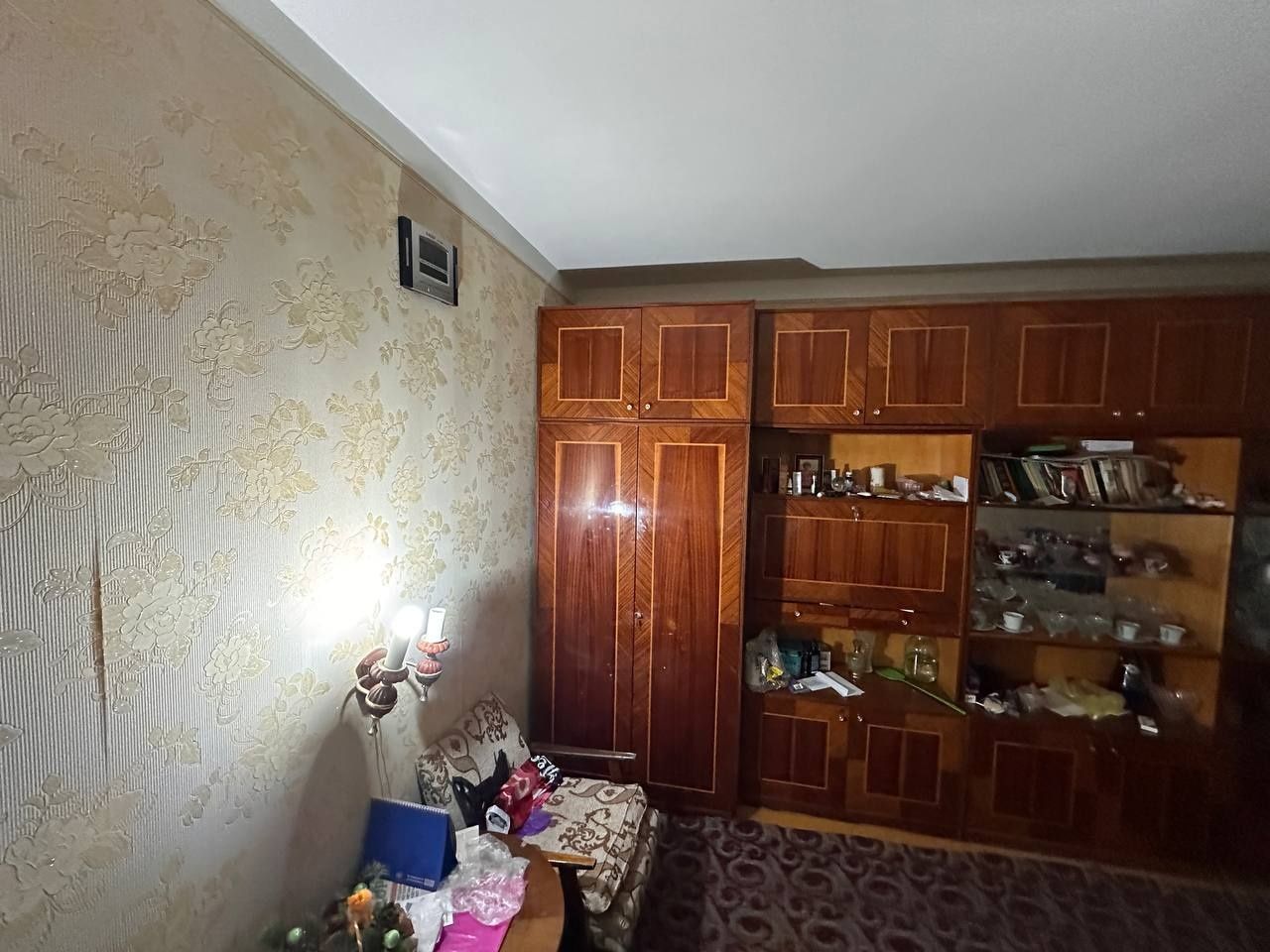 Продаётся 2/1/4 Карасу Академия