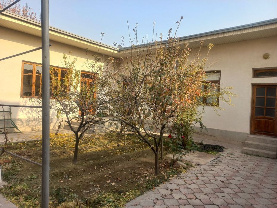 Чилонзор тумани Домбробод ҳовли сотилади