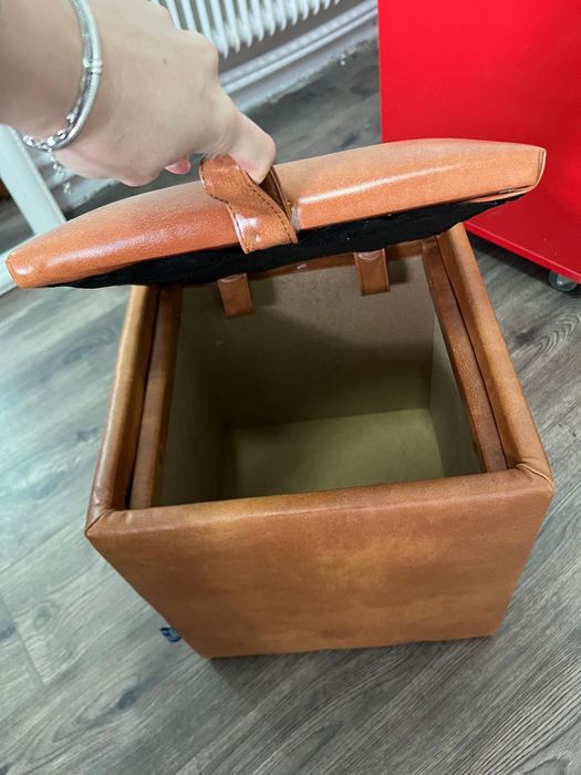 Taburet cu spatiu de depozitare