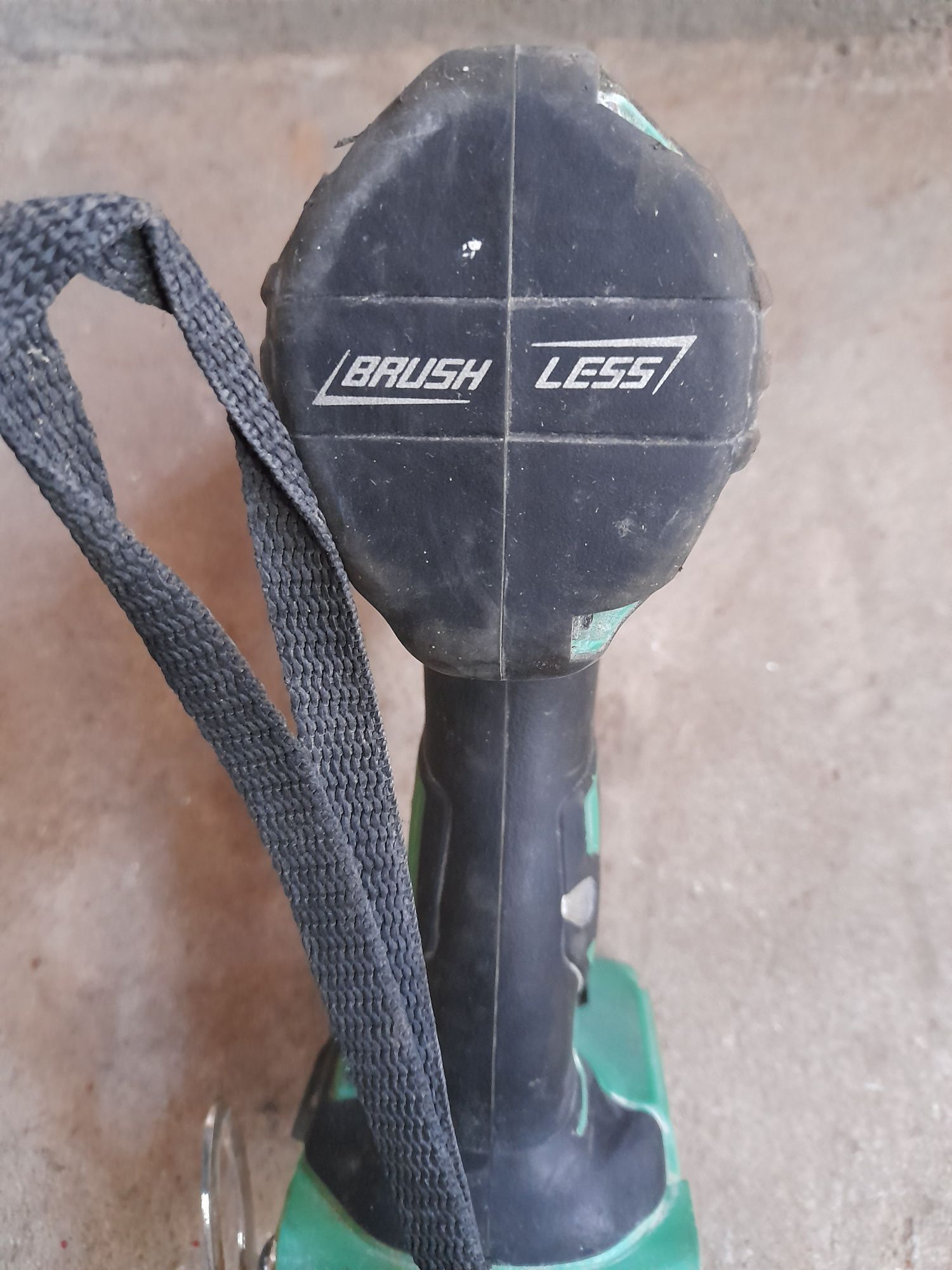 Винтоверт Hitachi DV 18 DBFL brush less