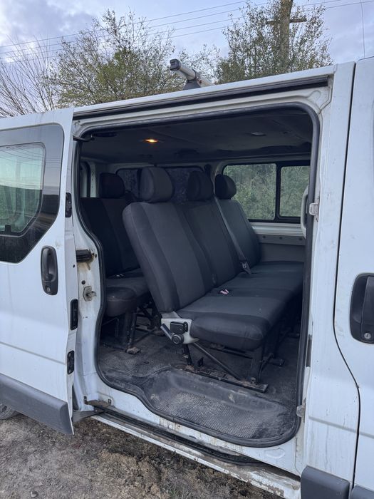Vand opel vivaro 8+1