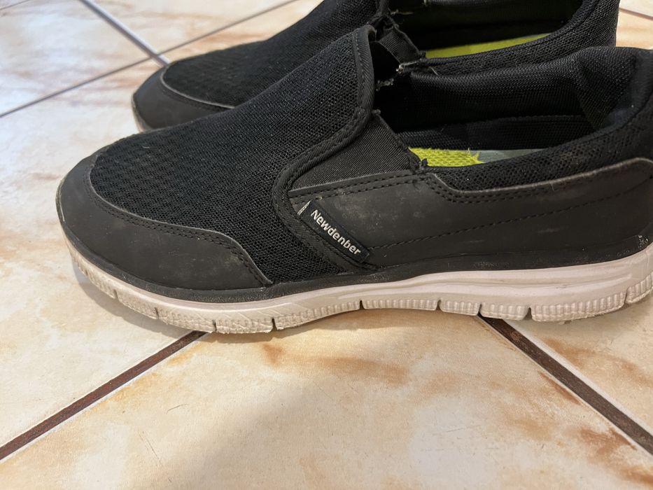 Vand adidasi negri 42