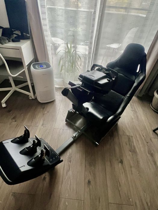 Playseat Revolution + Volan Logitech G29 F1 mod