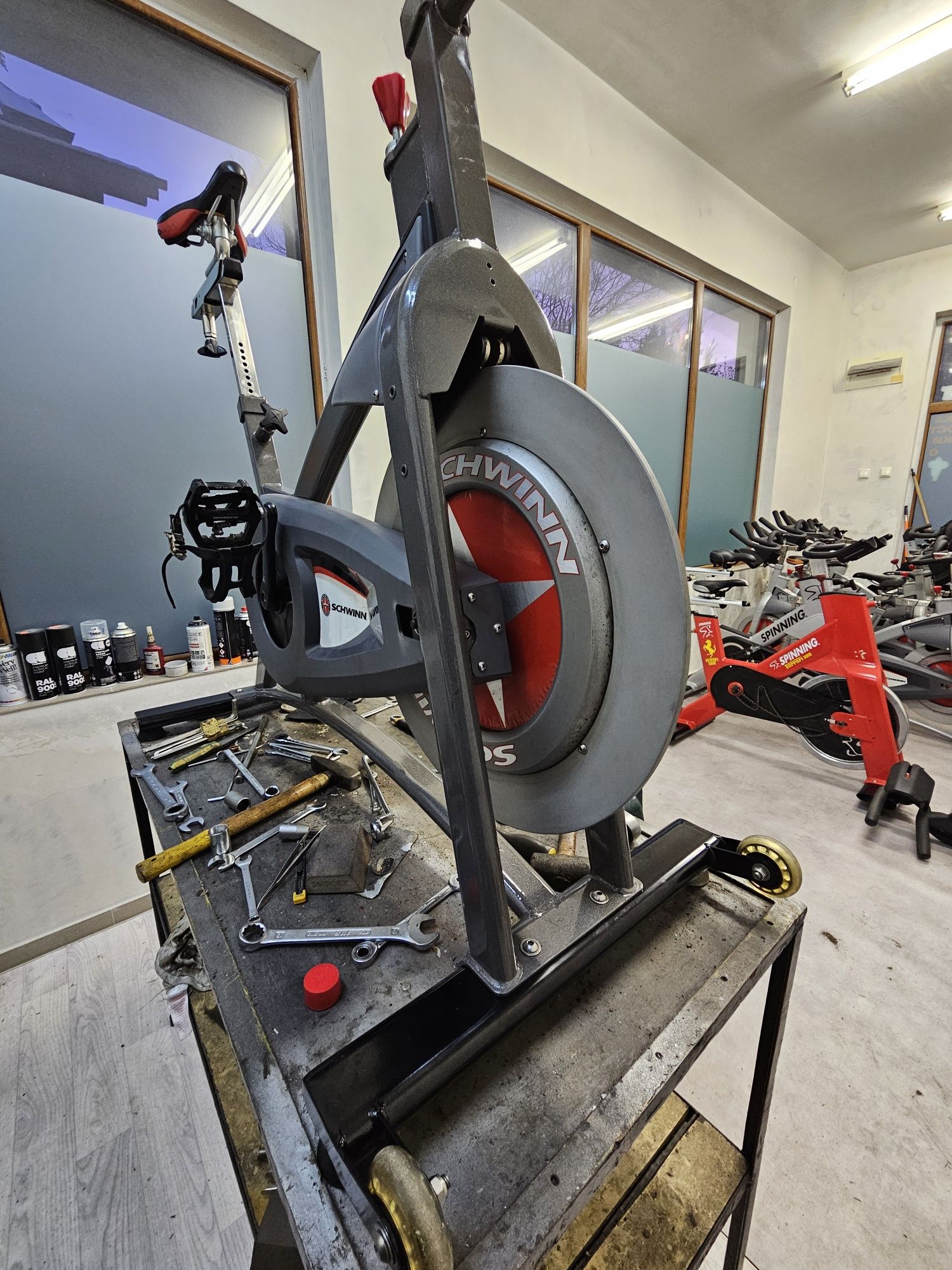 Продавам 11 бр проф. Спининг колела, байка Spinning bike SCHWINN.