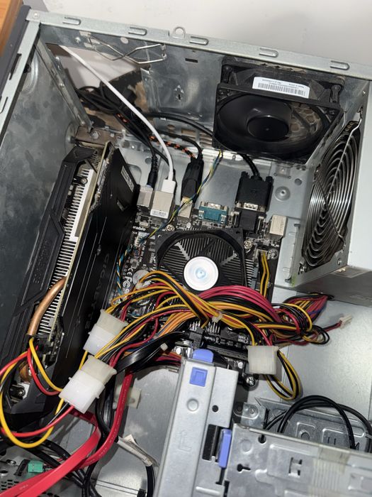 Logitech g29+компютър за игри