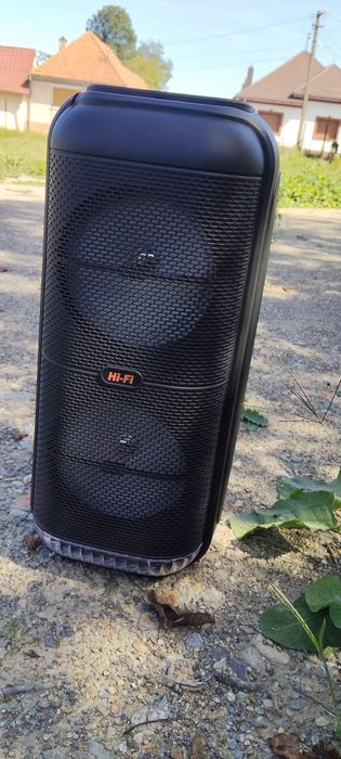 Vând boxă portabilă