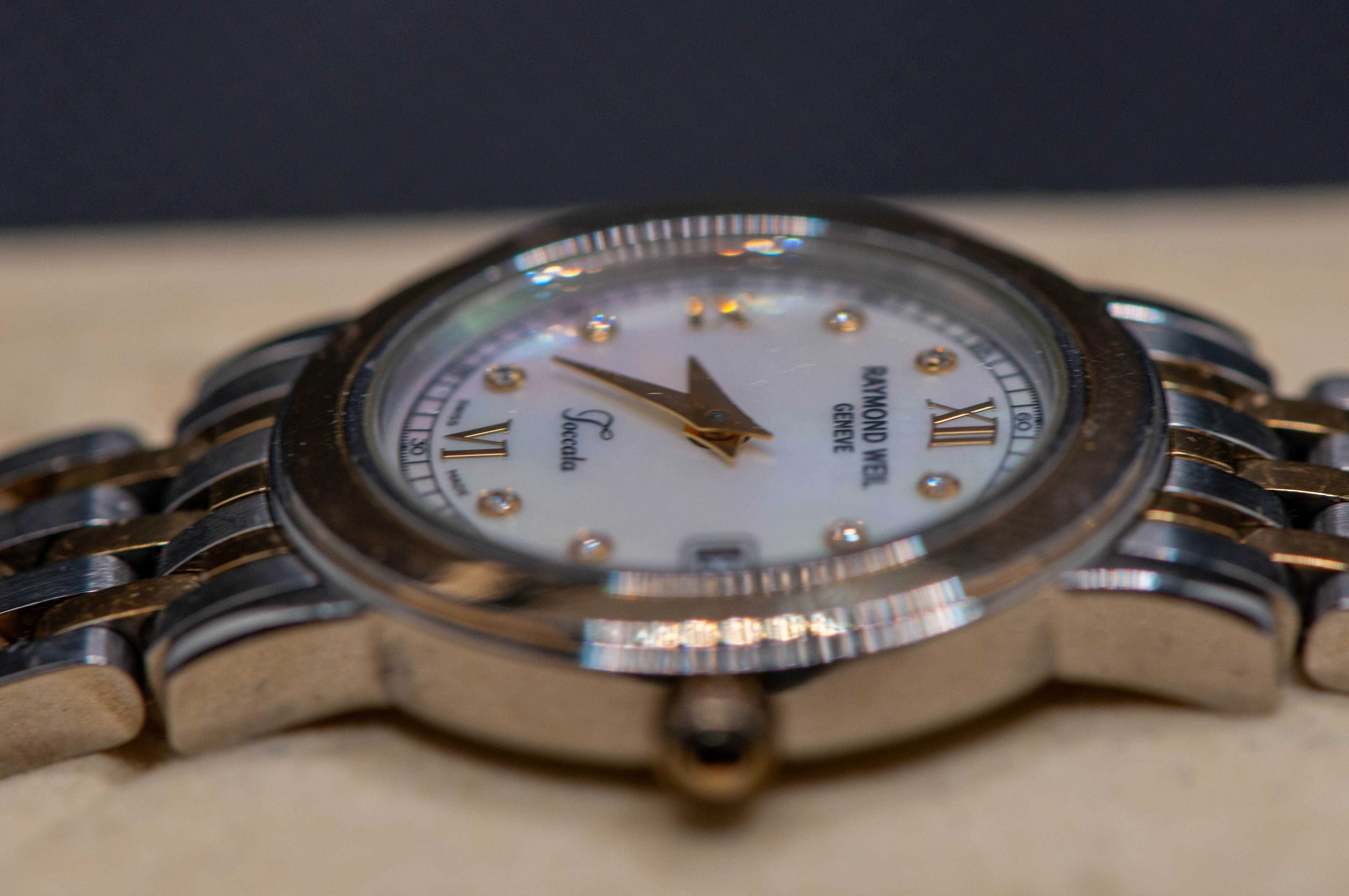 Швейцарски дамски часовник с диаманти  - Raymond Weil Toccata 5393