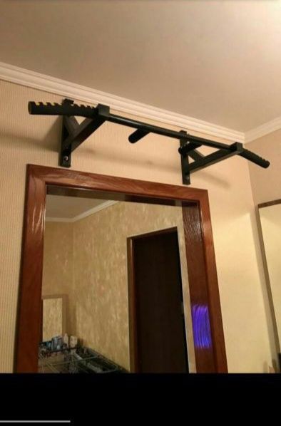 Турник настенный