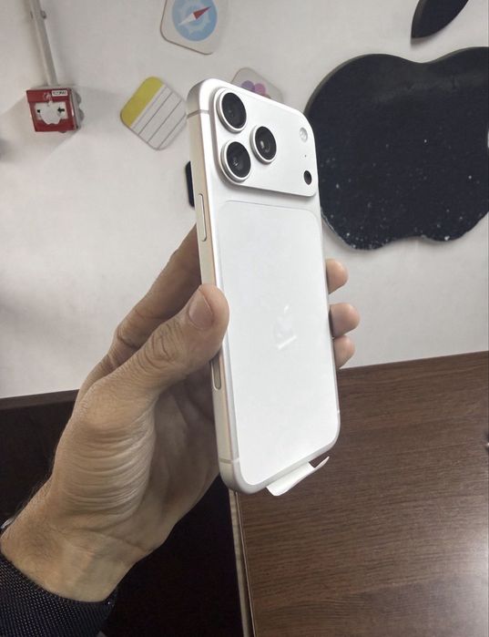 iPhone 17 Pro Max 256gb Silver Nou ( neactivat ) URGENT