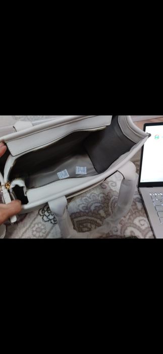 Сумка тоут от guess