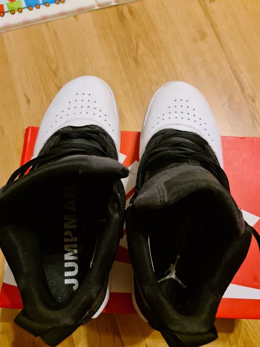 Jordan Stay Loyal 43|9.5 US