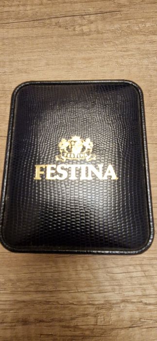 Ceas Festina cu bratara din metal