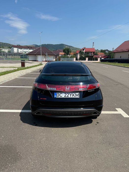 Honda Civic 8 Hatchback 1.8 i-VTEC 140 CP - Cutie automata