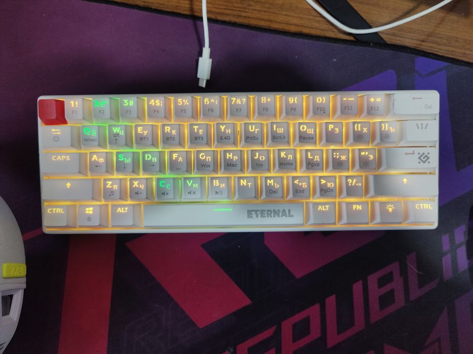 Игровая белая механическая клавиатура defender eternel