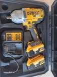 Vând impact dewalt