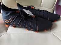 Ghete de fotbal NOU  marime 43