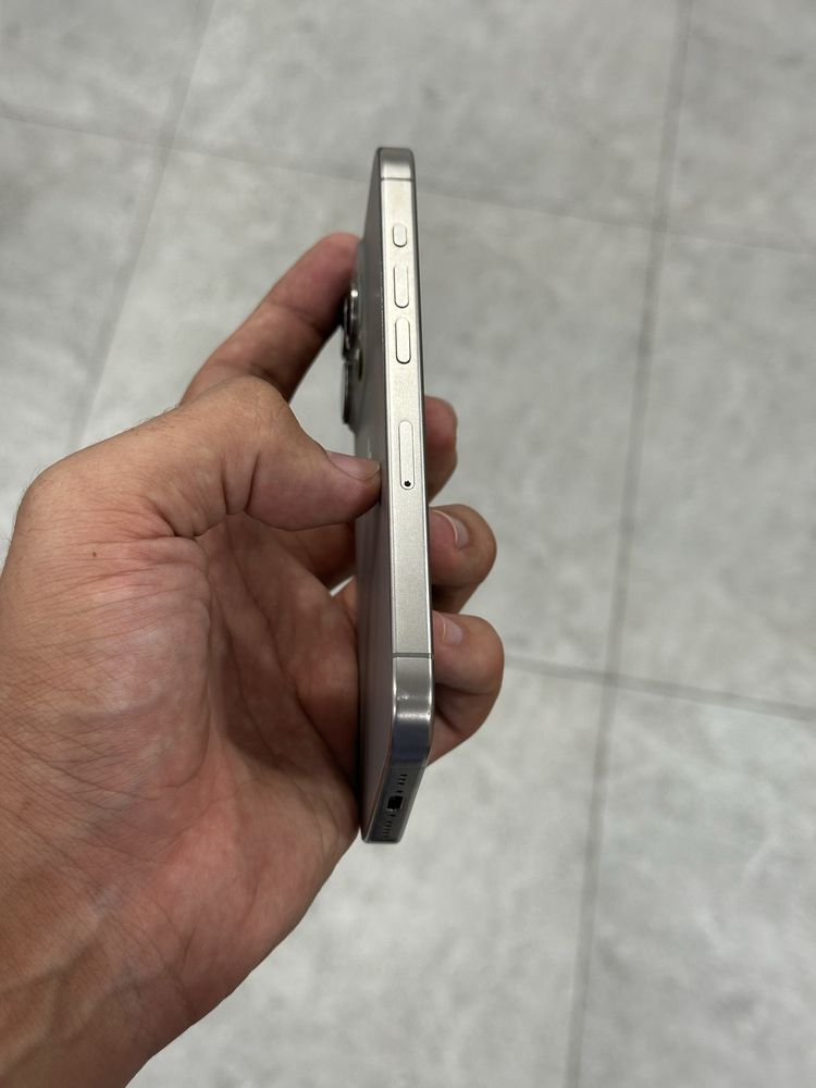 iPhone 15 pro Dual Sim 256 GB