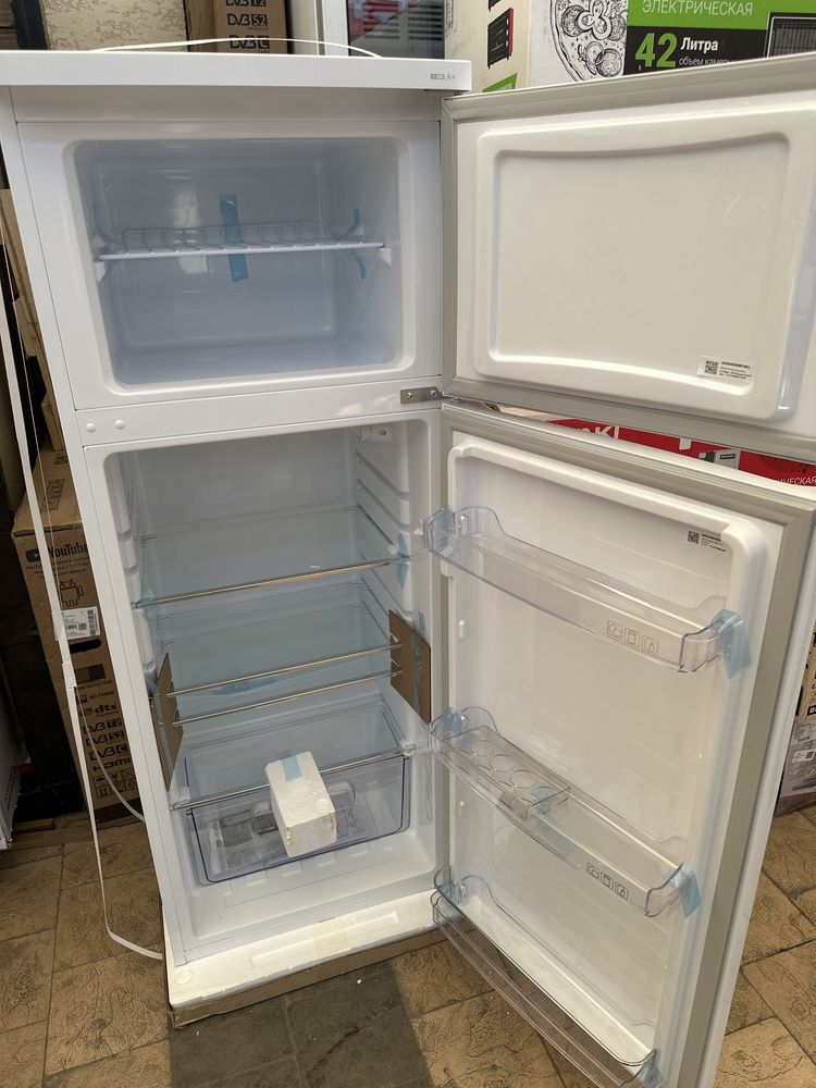 Холодильник Artel 276  1.45sm 212L