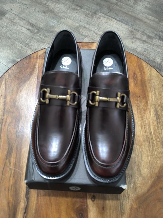 Нови мъжки обувки