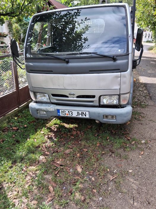 Nissan Cabstar, diesel, punte dubla, basculare pe 3 parti