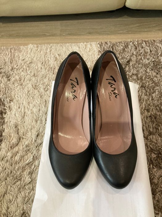 Дамски обувки на ток - цвят черен - размер 35