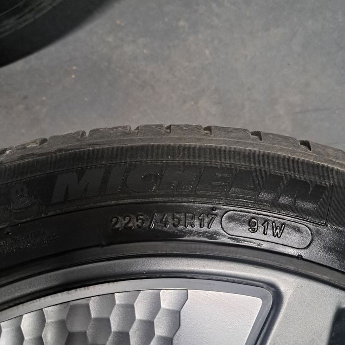 Оригинални джанти за Хюндай 17" с гуми и датчици