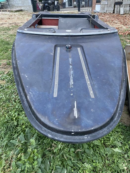 Vand barca fibra. Lacul Surduc