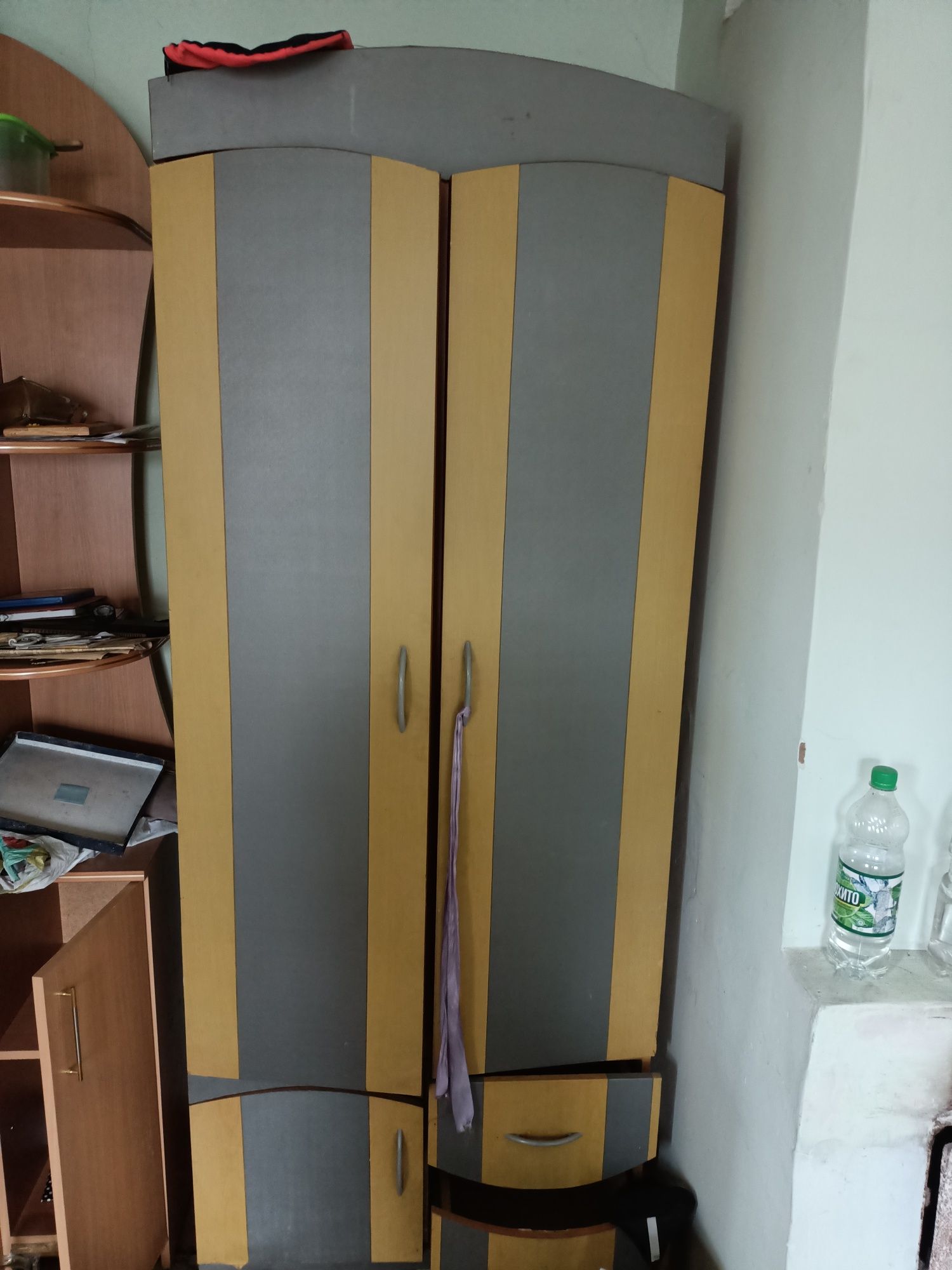 Продам шкаф для одежды