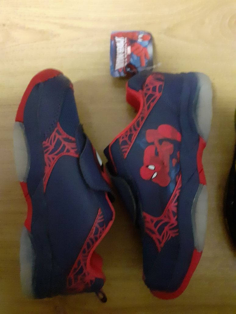 Papuci Spiderman și Batman