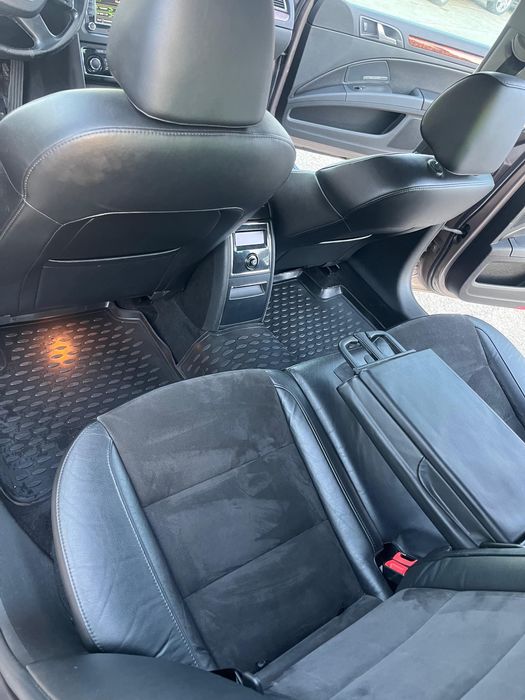 Skoda Superb Combi 2011