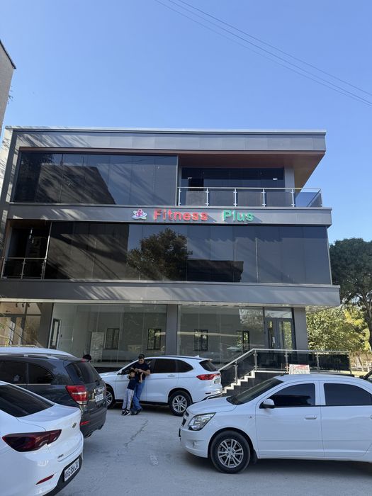 Сдается в Аренду 3 этаж 150квадратов новый евро ремонт с техникой